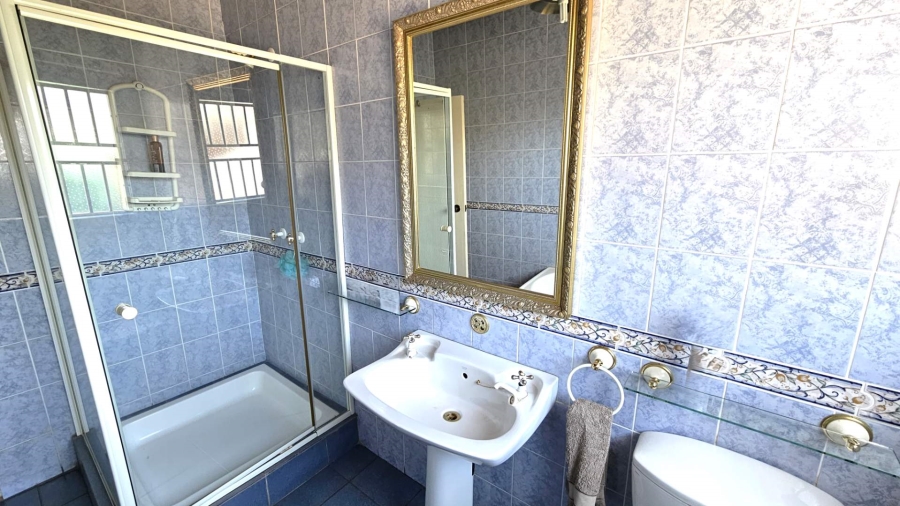 6 Bedroom Property for Sale in Schoemansville North West